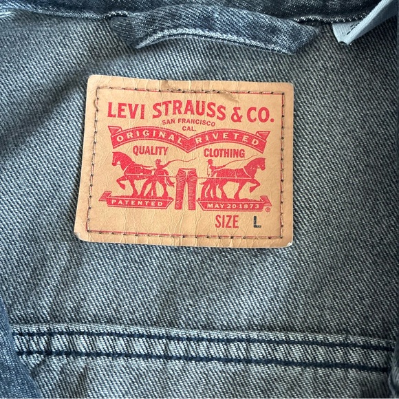 Levi's Men's Gray washed black classic Denim Jacket trucker L - Picture 3 of 5